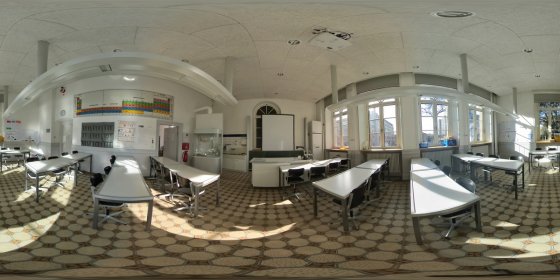 Play 'VR 360° - Helmholtz Gymnasium 3d Tour