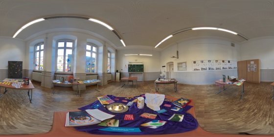 Play 'VR 360° - Helmholtz Gymnasium 3d Tour