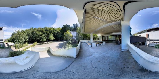 Play 'VR 360° - 360 Campus Tour