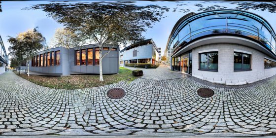 Play 'VR 360° - 360 Campus Tour