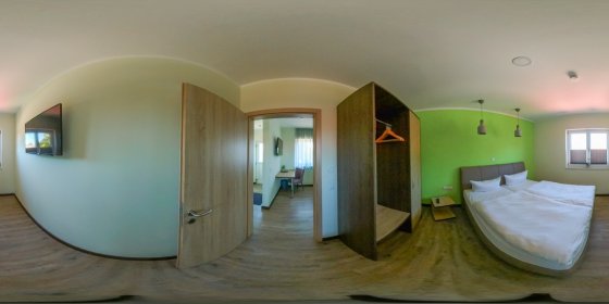 Play 'VR 360° - kleines Familienzimmer Schlüter