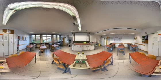 Play 'VR 360° - Digitaler Rundgang als Tag der offenen Tür des Clara-Sc