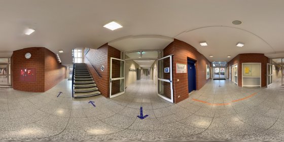Play 'VR 360° - Digitaler Rundgang als Tag der offenen Tür des Clara-Sc