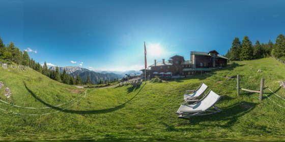 Play 'VR 360° - Vorderkaiserfeldenhütte