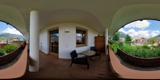 Play 'VR 360° - Kronenwirt App. Similaun