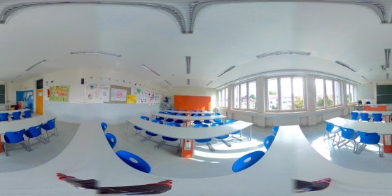 Play 'VR 360° - Virtuelle Tour durch das Ingeborg-Bachmann-Gymnasium