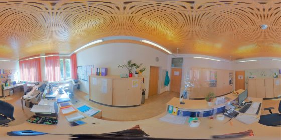 Play 'VR 360° - Virtuelle Tour durch das Ingeborg Bachmann Gymnasium