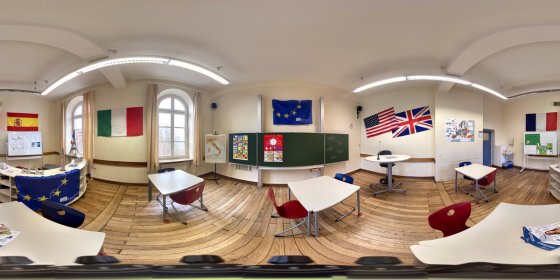 Play 'VR 360° - Gymnasium Ottweiler - Altbau