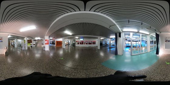 Play 'VR 360° - Rundgang durch das Hölderlin-Gymnasium