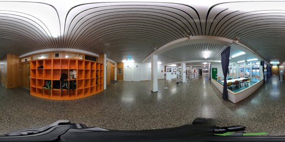 Play 'VR 360° - Rundgang durch das Hölderlin-Gymnasium