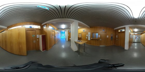 Play 'VR 360° - Rundgang durch das Hölderlin-Gymnasium