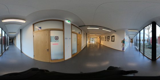 Play 'VR 360° - Rundgang durch das Hölderlin-Gymnasium