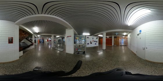 Play 'VR 360° - Rundgang durch das Hölderlin-Gymnasium