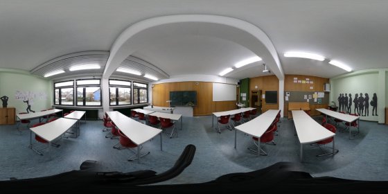 Play 'VR 360° - Rundgang durch das Hölderlin-Gymnasium