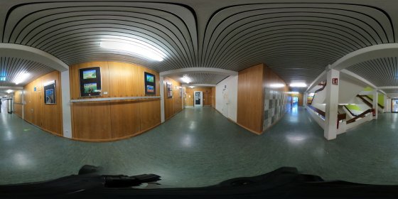 Play 'VR 360° - Rundgang durch das Hölderlin-Gymnasium