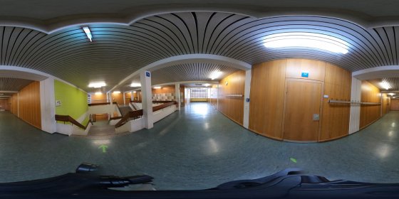 Play 'VR 360° - Rundgang durch das Hölderlin-Gymnasium