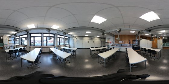 Play 'VR 360° - Rundgang durch das Hölderlin-Gymnasium