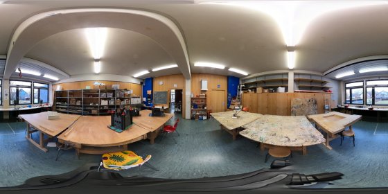 Play 'VR 360° - Rundgang durch das Hölderlin-Gymnasium