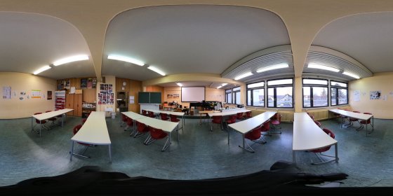 Play 'VR 360° - Rundgang durch das Hölderlin-Gymnasium