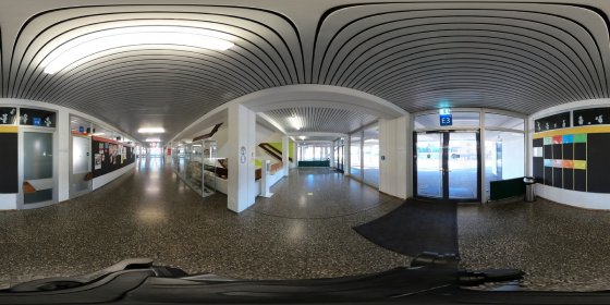 Play 'VR 360° - Rundgang durch das Hölderlin-Gymnasium