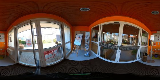 Play 'VR 360° - Rundgang durch unsere KiTa