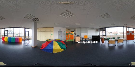 Play 'VR 360° - Schulhausführung