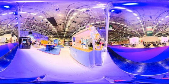 Play 'VR 360° - Dauphin WonderWorld Orgatec