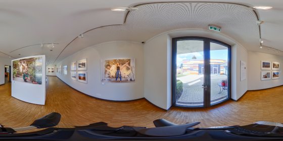 Play 'VR 360° - Ausstellung Stefan Falke 