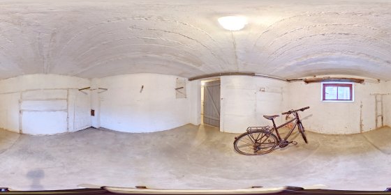 Play 'VR 360° - Hannover-Herrenhausen 4-Zimmerwohnung mit Gartenanteil