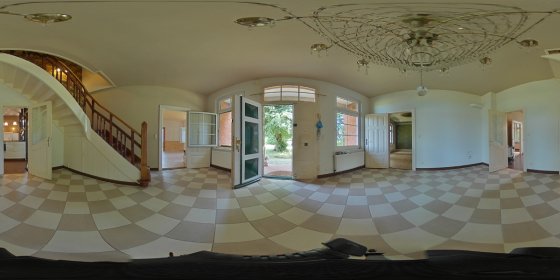 Play 'VR 360° - Das besondere Juwel - Gutshaus mit Geschichte in Neuhau