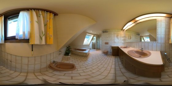 Play 'VR 360° - 6840_Littastrasse43