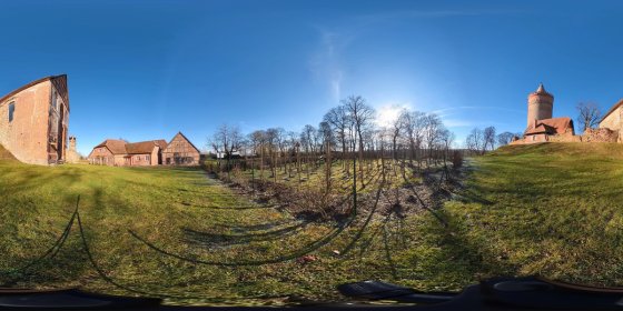 Play 'VR 360° - Final - Burg Stargard - Leichte Sprache