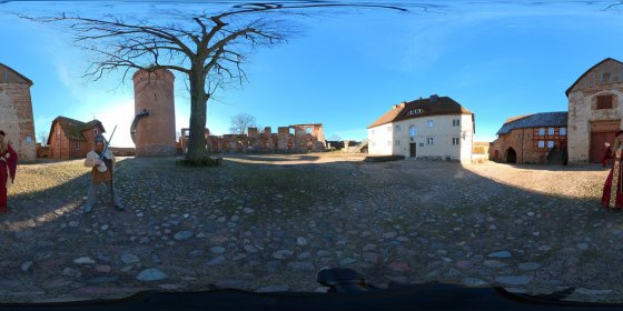 Play 'VR 360° - Final - Burg Stargard - Leichte Sprache