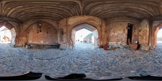 Play 'VR 360° - Final - Burg Stargard - Leichte Sprache