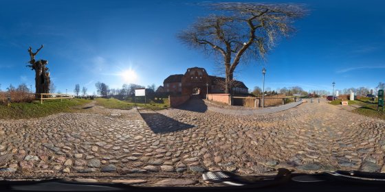 Play 'VR 360° - Final - Burg Stargard - Leichte Sprache