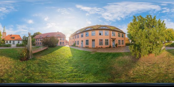 Play 'VR 360° - Parkhotel Rügen - 360°