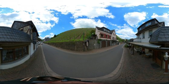 Play 'VR 360° - Bacharach Tour Natur entdecken