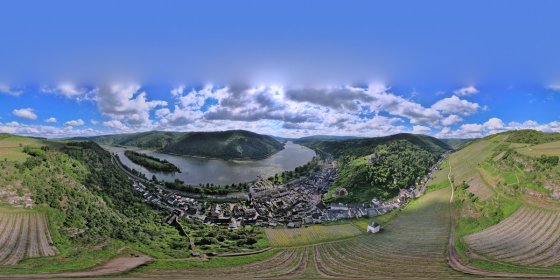 Play 'VR 360° - Bacharach Tour Natur entdecken