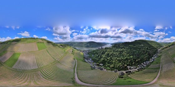 Play 'VR 360° - Bacharach Tour Natur entdecken