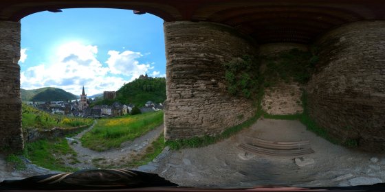 Play 'VR 360° - Bacharach Tour Natur entdecken