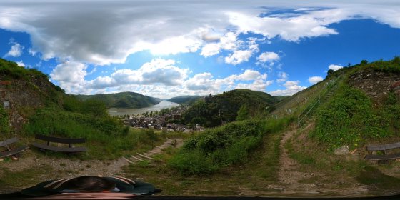 Play 'VR 360° - Bacharach Tour Natur entdecken