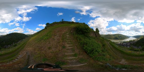 Play 'VR 360° - Bacharach Tour Natur entdecken