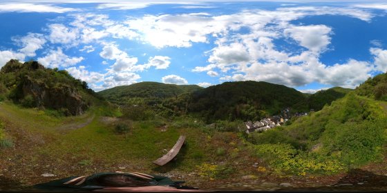 Play 'VR 360° - Bacharach Tour Natur entdecken