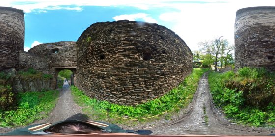 Play 'VR 360° - Bacharach Tour Natur entdecken