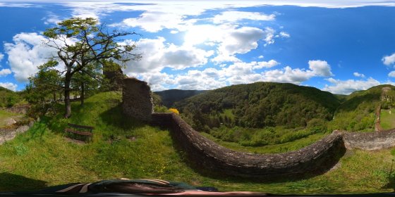 Play 'VR 360° - Bacharach Tour Natur entdecken