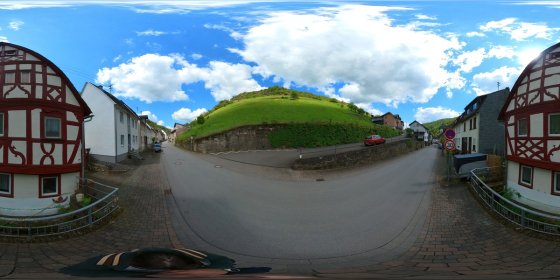 Play 'VR 360° - Bacharach Tour Natur entdecken