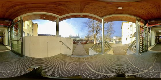 Play 'VR 360° - Schulhausrundgang
