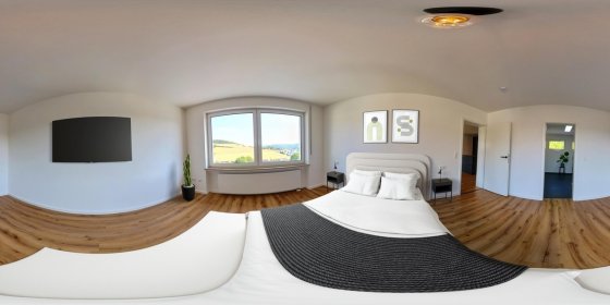 Play 'VR 360° - !WOW! Einzigartiges Traumhaus mit Panoramablick