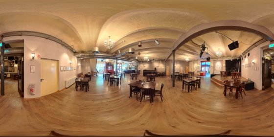 Play 'VR 360° - Café Ada