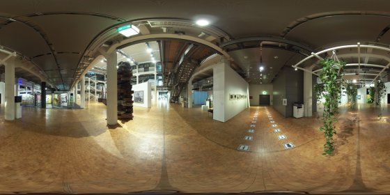 Play 'VR 360° - Writing the History of the Future | ZKM